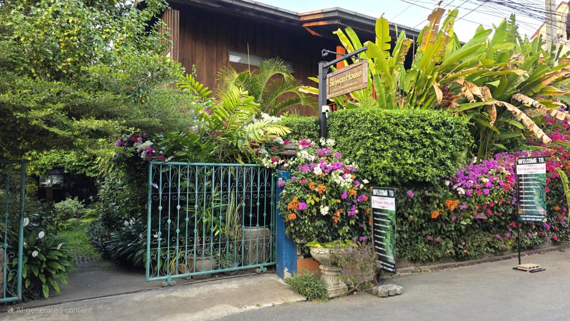 Siriwan Hostel Чиангмай Екстериор снимка