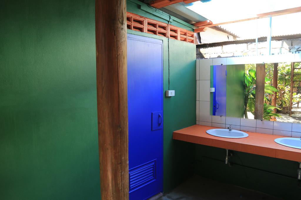 Siriwan Hostel Чиангмай Екстериор снимка