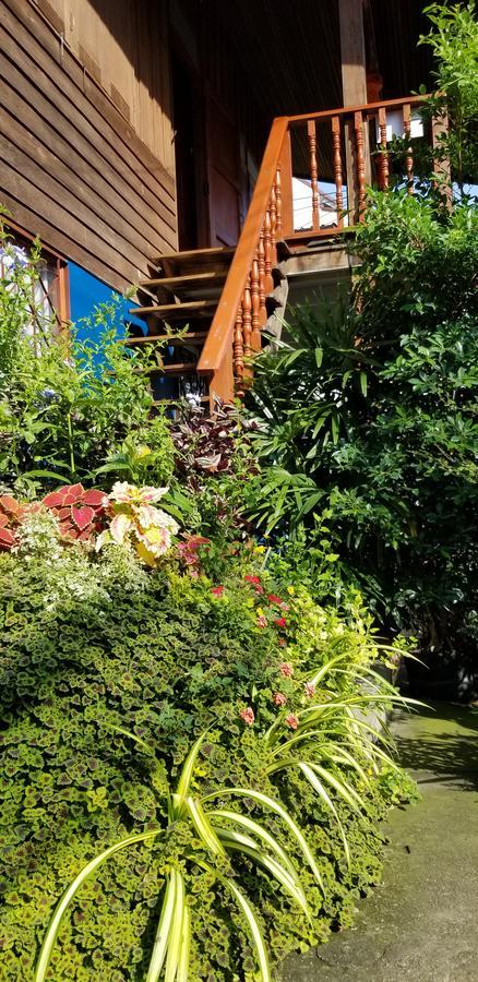 Siriwan Hostel Чиангмай Екстериор снимка