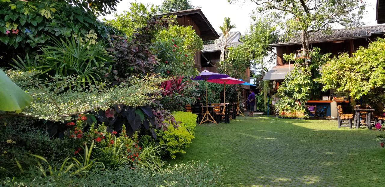 Siriwan Hostel Чиангмай Екстериор снимка