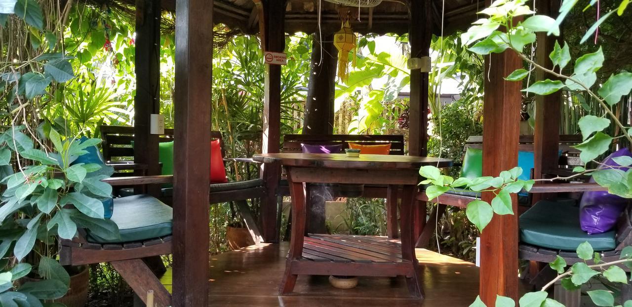 Siriwan Hostel Чиангмай Екстериор снимка