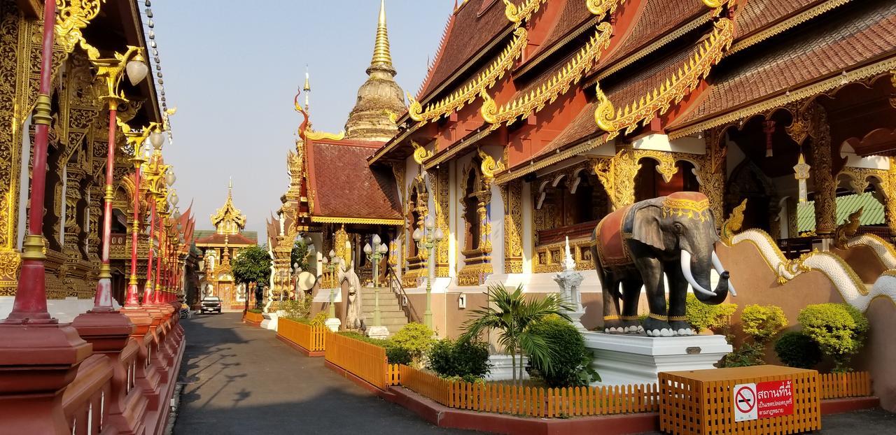 Siriwan Hostel Чиангмай Екстериор снимка